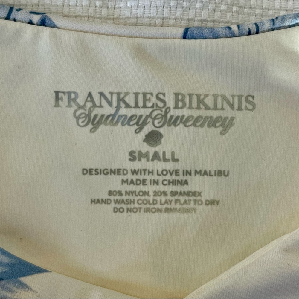 Frankie's Bikinis x Sydney Sweeney Floral Print Cream and Blue - Picture 4 of 4